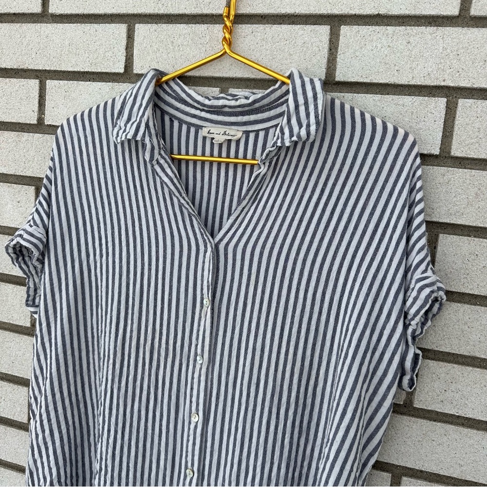 Jane and Delancey Gray White Stripe Buttondown Hi Low Tunic Rayon L - Picture 2 of 9